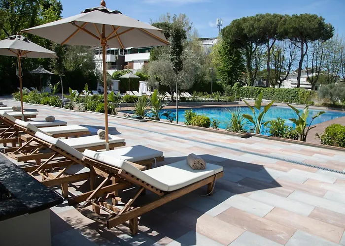 Ξενοδοχείο Regina - Marepineta 4*